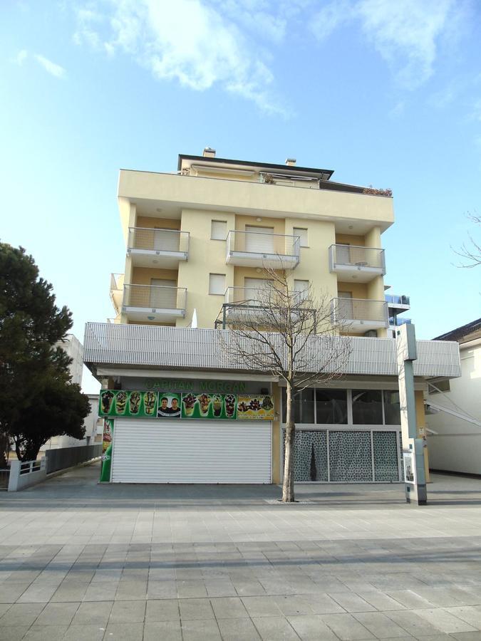 Condominio Derby Lignano Sabbiadoro Eksteriør bilde