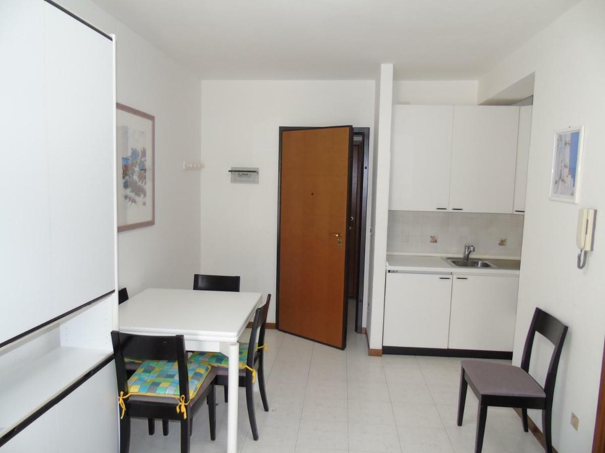 Condominio Derby Lignano Sabbiadoro Eksteriør bilde